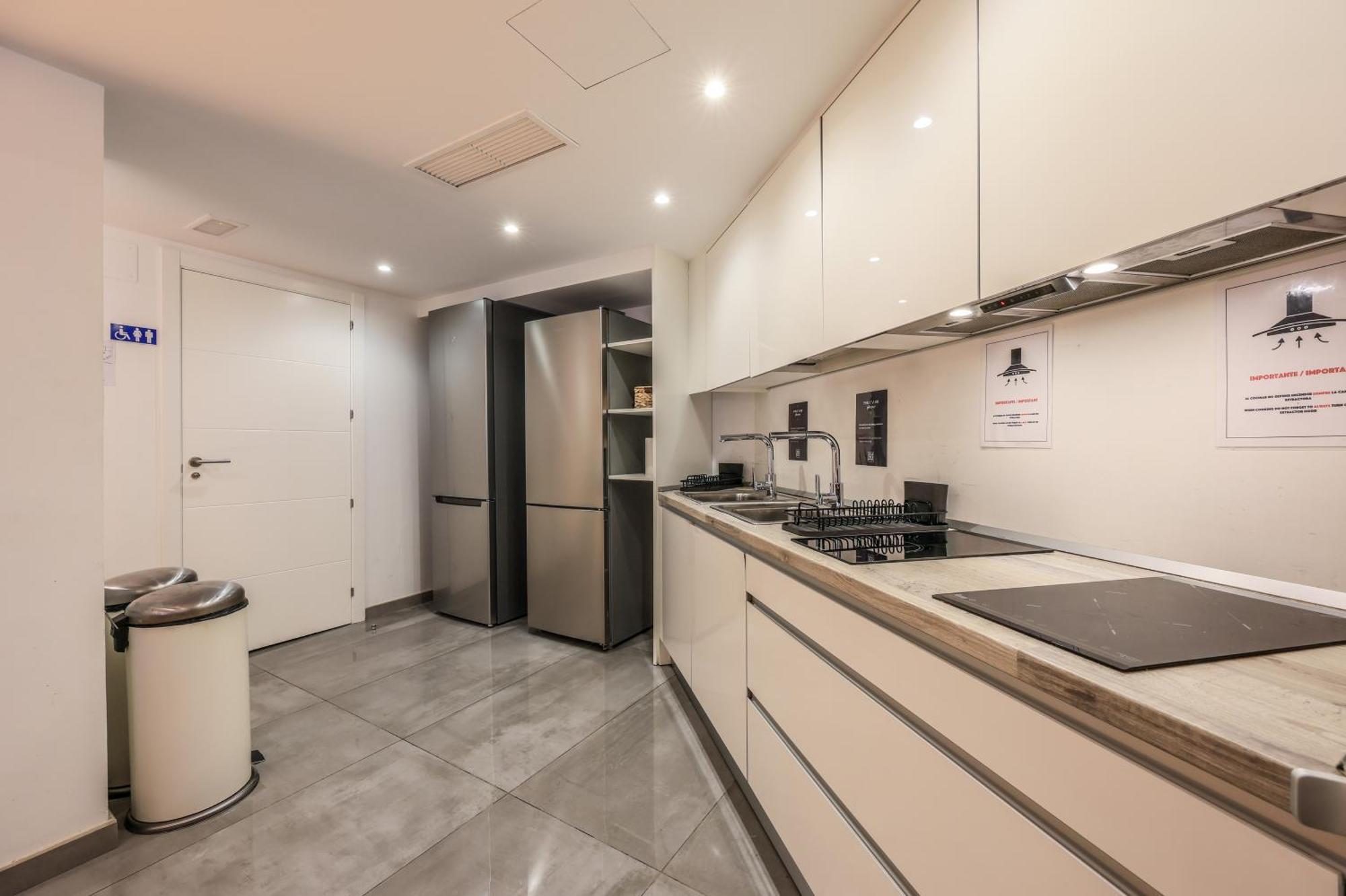 Amazinn Places Blasco De Garay 105 Madrid Bagian luar foto