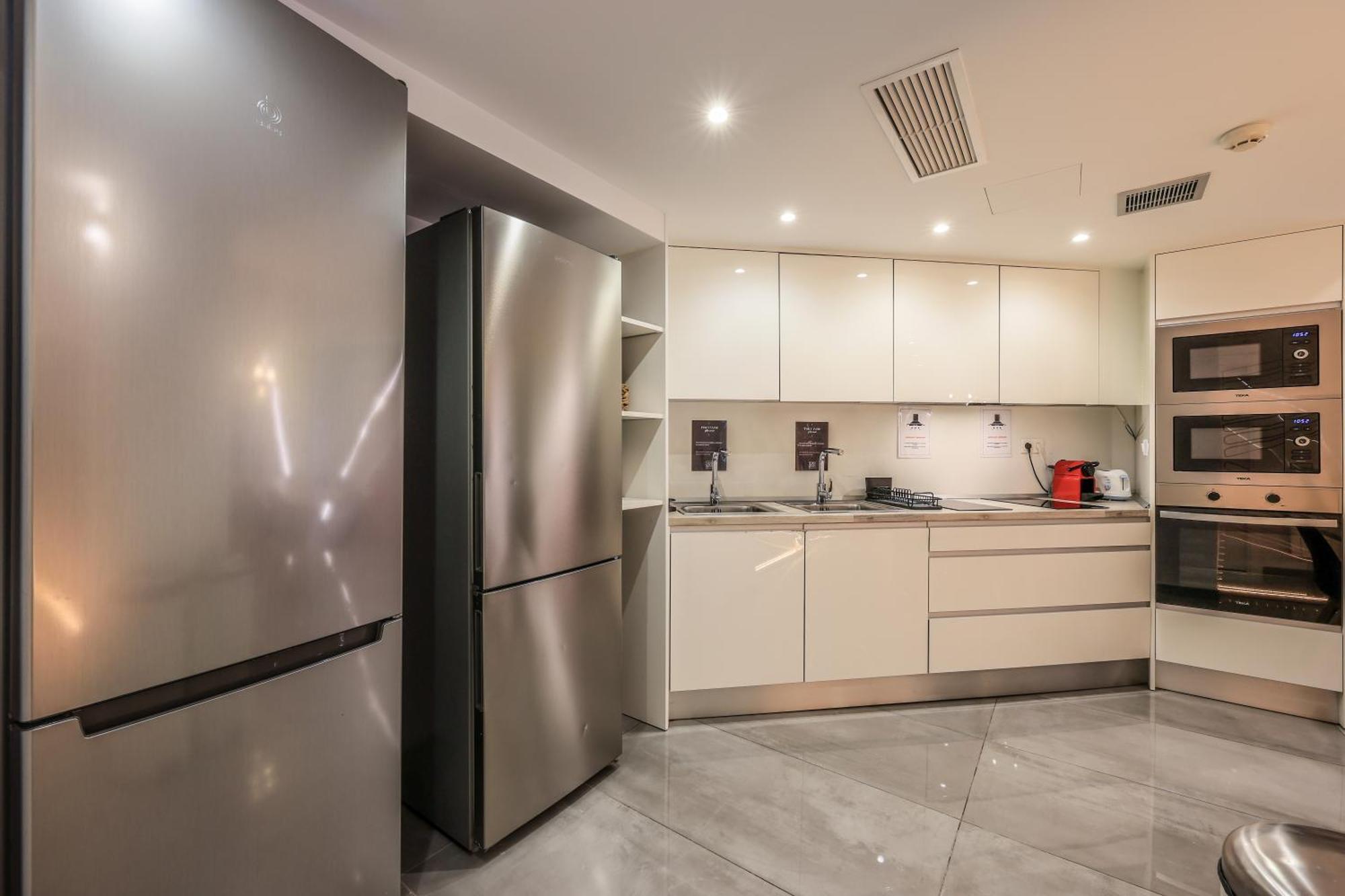 Amazinn Places Blasco De Garay 105 Madrid Bagian luar foto