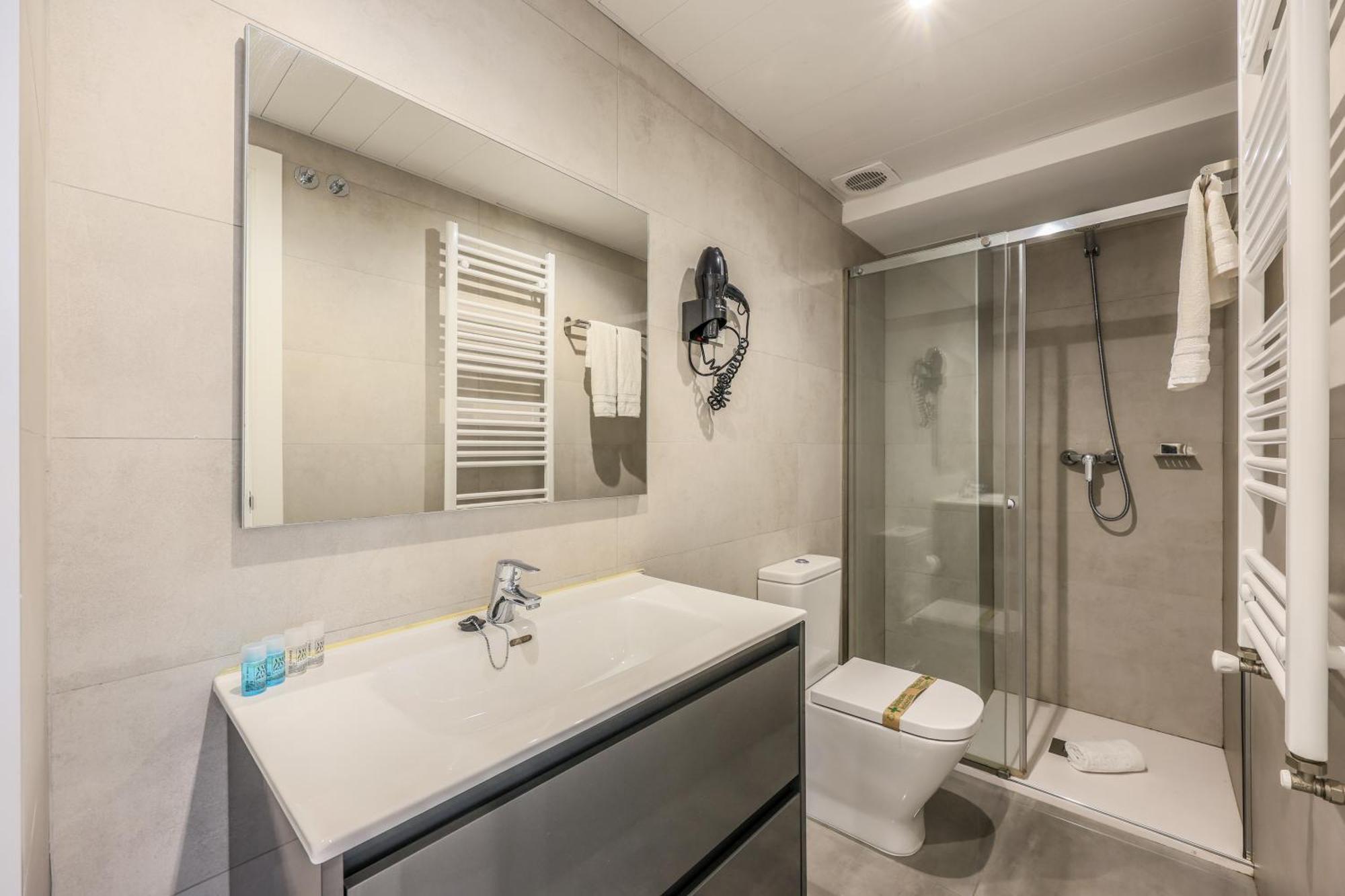 Amazinn Places Blasco De Garay 105 Madrid Bagian luar foto