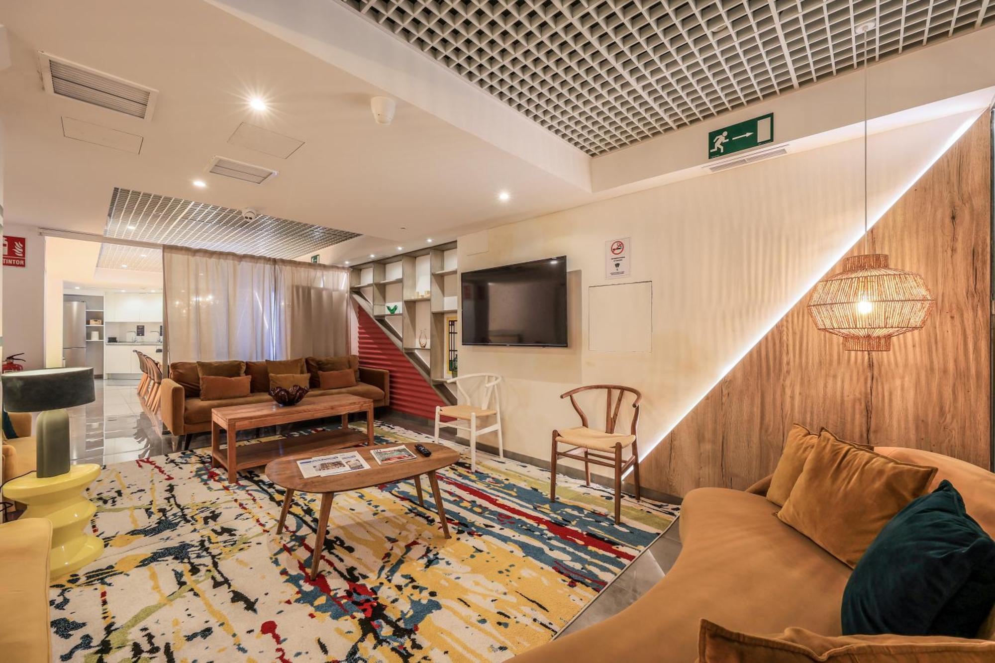 Amazinn Places Blasco De Garay 105 Madrid Bagian luar foto