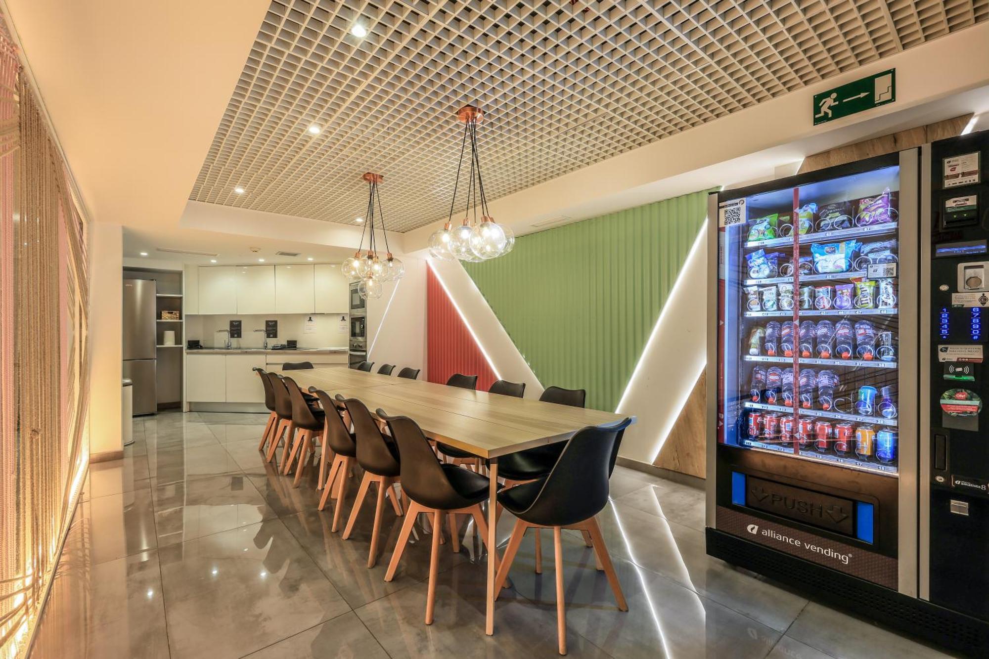 Amazinn Places Blasco De Garay 105 Madrid Bagian luar foto